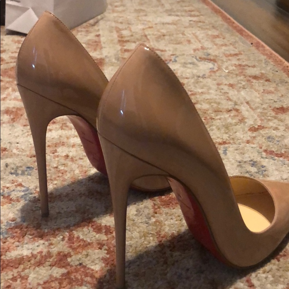 Christian Louboutin So Kate Nude- Worn Twice - Gem